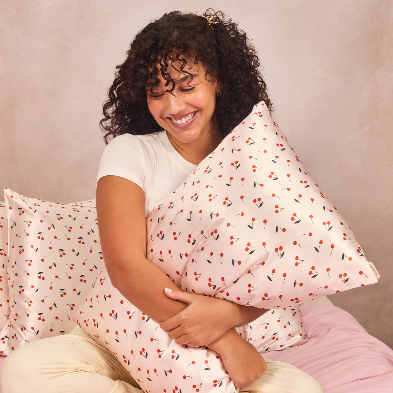 500386-501024-SatinPillowcase-SeasonalCollection-CherryPrint-Model-6-1280x1280px.jpg