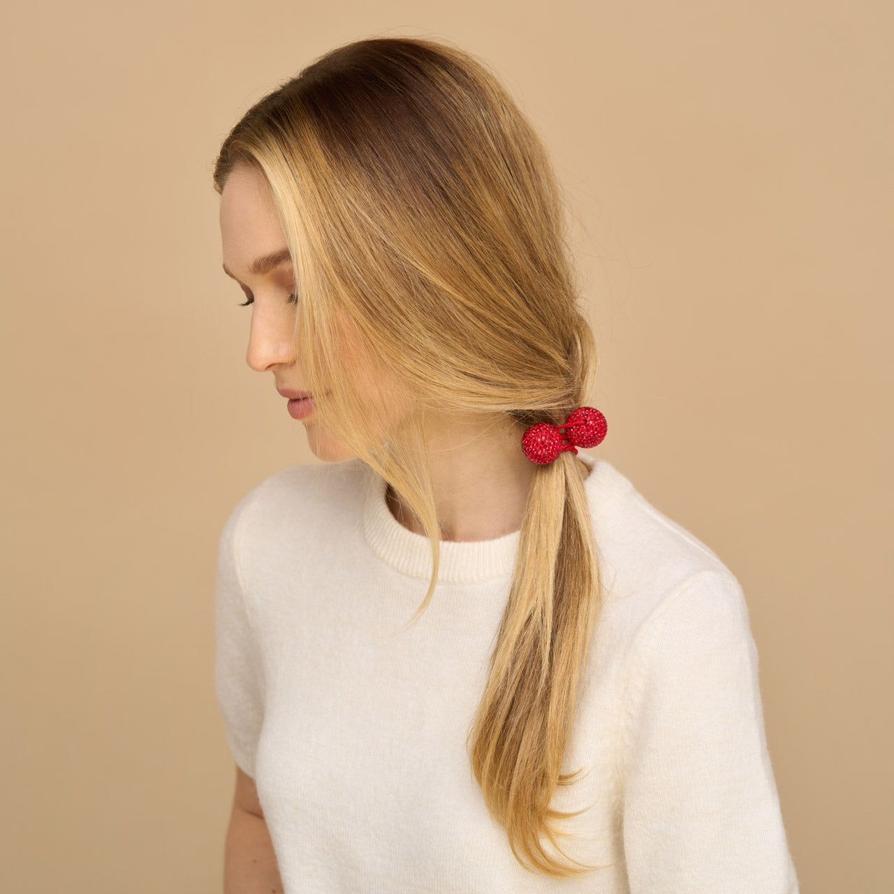 503738-Holiday-BubbleHairTie-2pc-Red_Pink-Model-1280x1280px.jpg